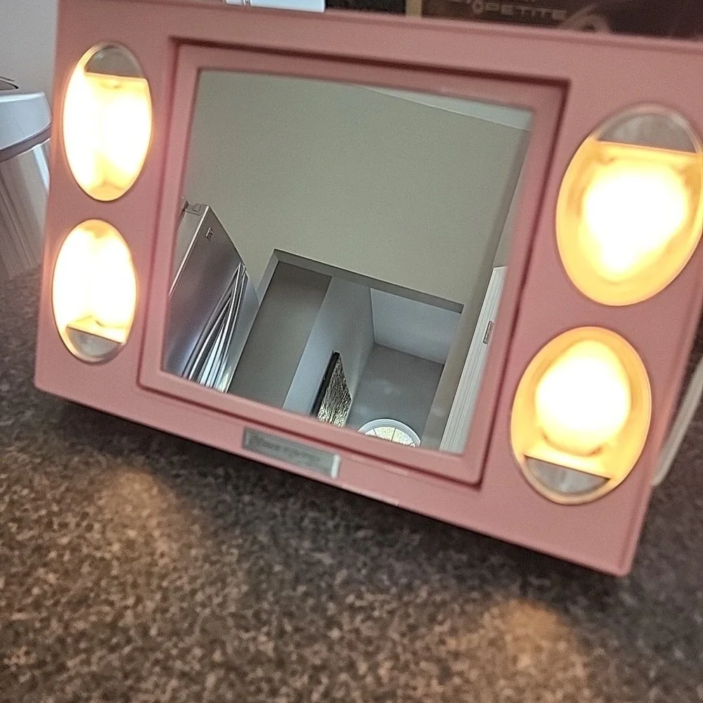 VINTAGE Mirror Go Lightly Petite Make Up Mirror Magnifying Original Box READ‎